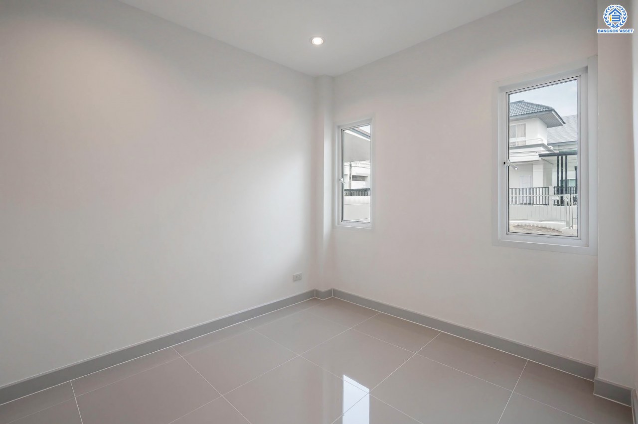 บ้านมือสองตกแต่งใหม่ โครงการ บ้านพิมาน ปิ่นเกล้า-กาญจนาภิเษก เนื้อที่ 103 ตร.ว. ฟังก์ชัน 4 ห้องนอน 3 ห้องน้ำ 1 ห้องอเนกประสงค์ จอดรถได้ 2 คัน บนทำเลเดินทางสะดวก ติดถนนกาญจนาภิเษก เชื่อมต่อหลายเส้นทาง ใกล้ทางด่วน "กาญจนาภิเษก" รถไฟฟ้า "สถานีหลักสอง" และเดอะมอลล์บางแค